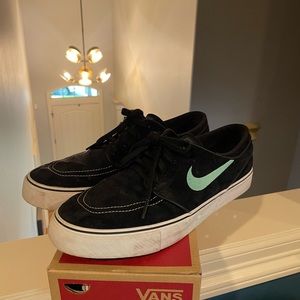 Nike SB Janoski Shoes (M 10)